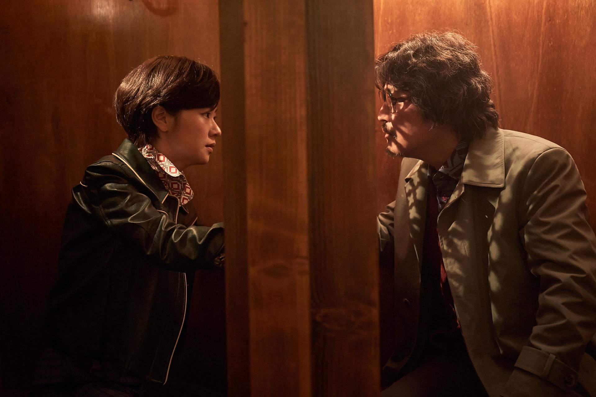 宋康昊在《韓戲逼人》演著名導演。(劇照)