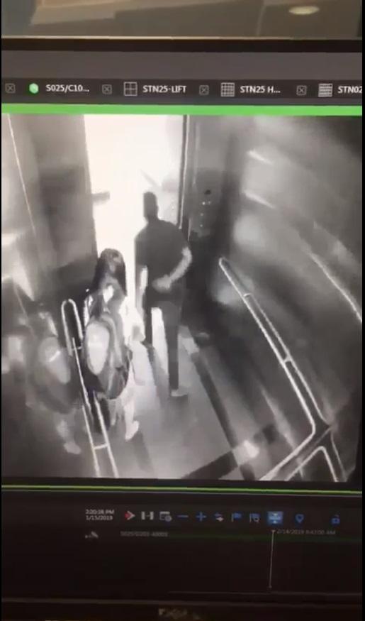 網上瘋傳一段閉路電視片段,顯示一名女子在升降機內遭外籍男子毆打搶劫。(網片截圖)