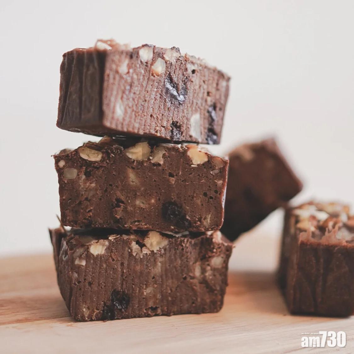 無糖甜品食譜|黑豆—朱古力黑豆布朗尼Brownie外表與一般Brownie無異。