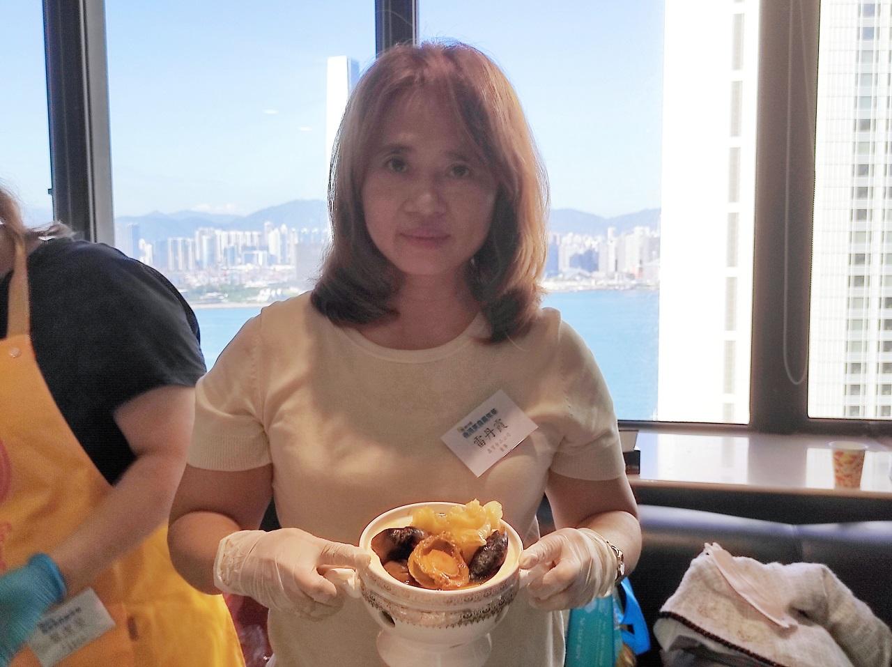 雷丹霞表示,延長營業時間有助提升活動氣氛,預計增加兩成銷售額。