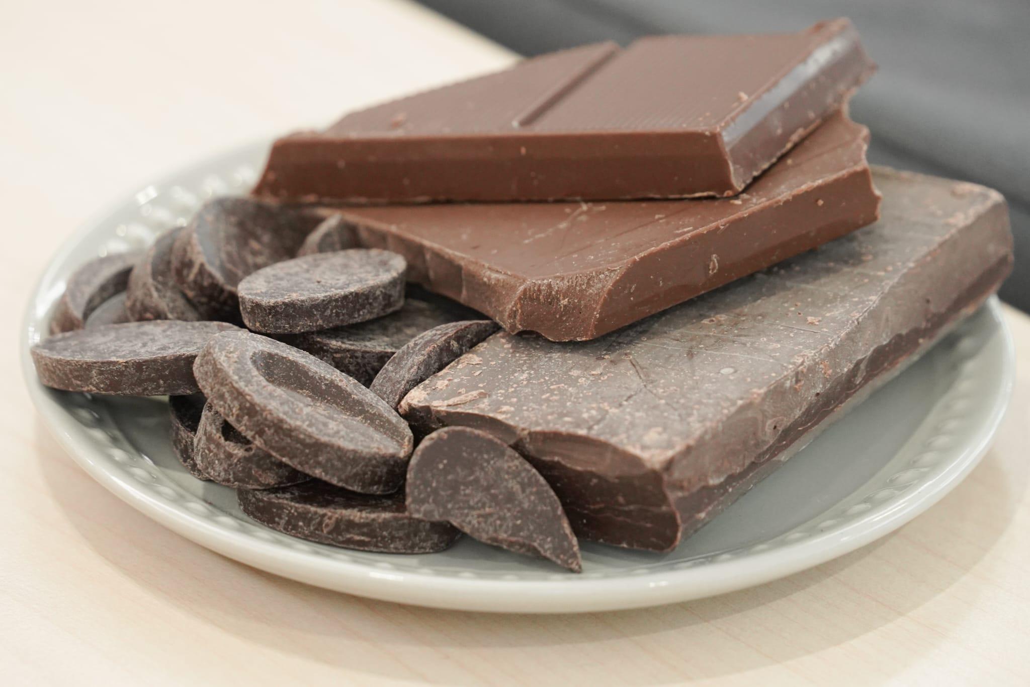 消委會建議食用朱古力要適可而止,成人每周不宜食用超過100克朱古力。(李睿哲攝)