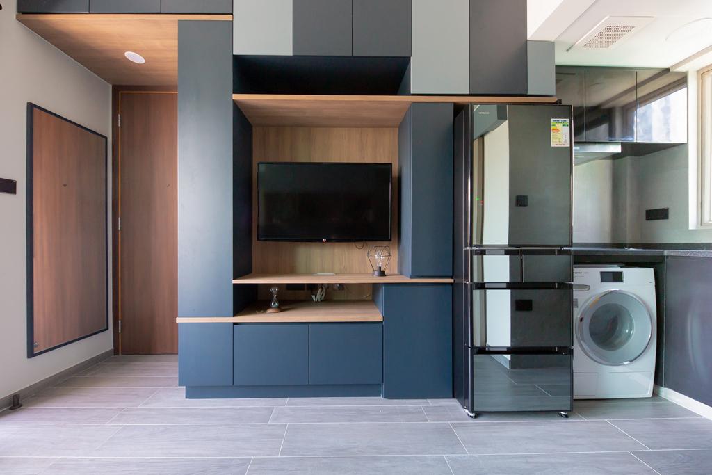 開放式廚房的鏡面雪櫃有助減低空間壓迫感