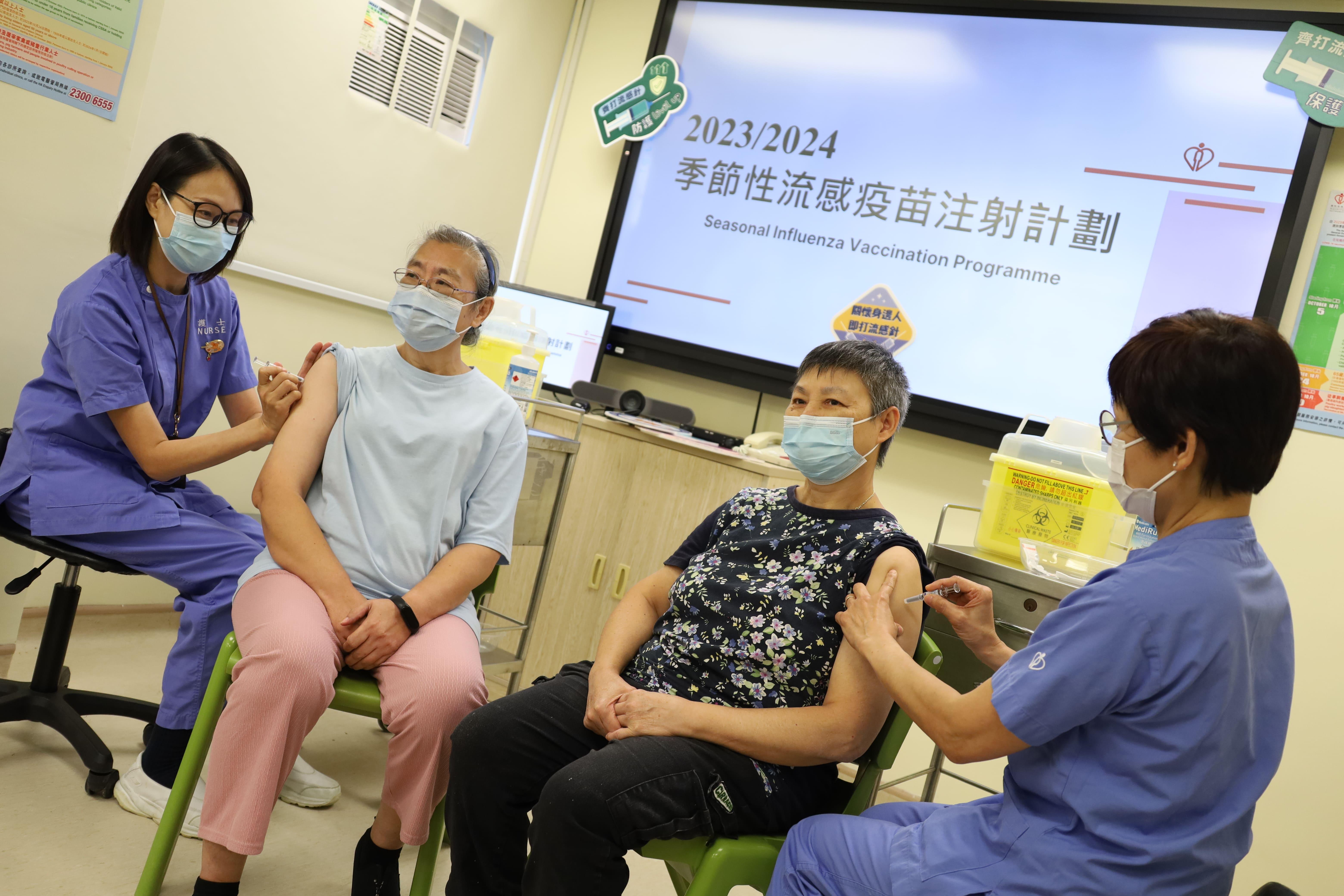 流感疫苗|醫管局明起分階段為合資格人士接種(鍾式明攝)