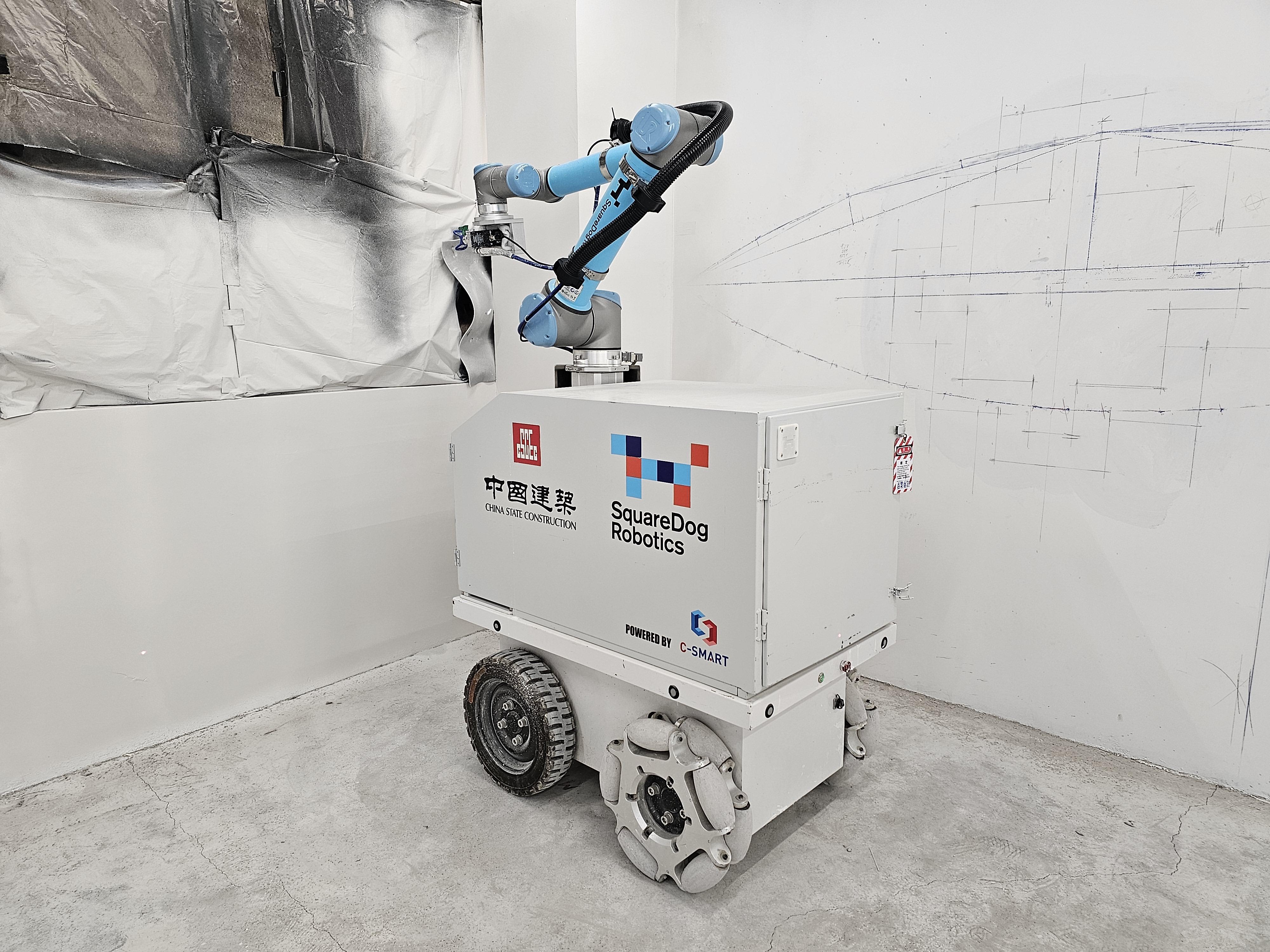 海宏科技推出的室內噴漆機械人,可確保施工質量穩定,又能減少工人直接暴露及吸入過量油霧、溶劑以及其他有毒物質的風險。