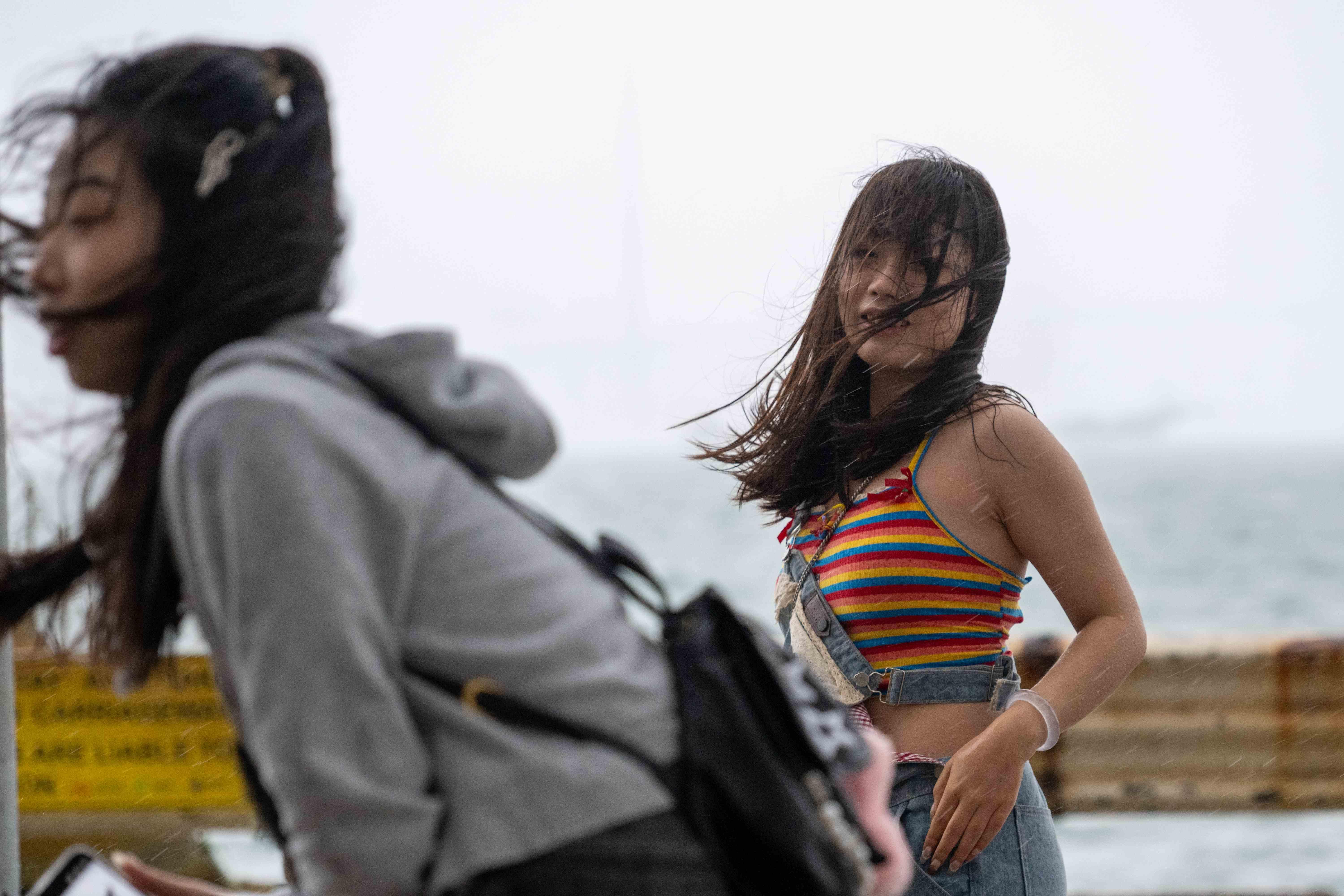 西環 颱風小犬襲港八號風球西環海旁情況 颱風 小犬