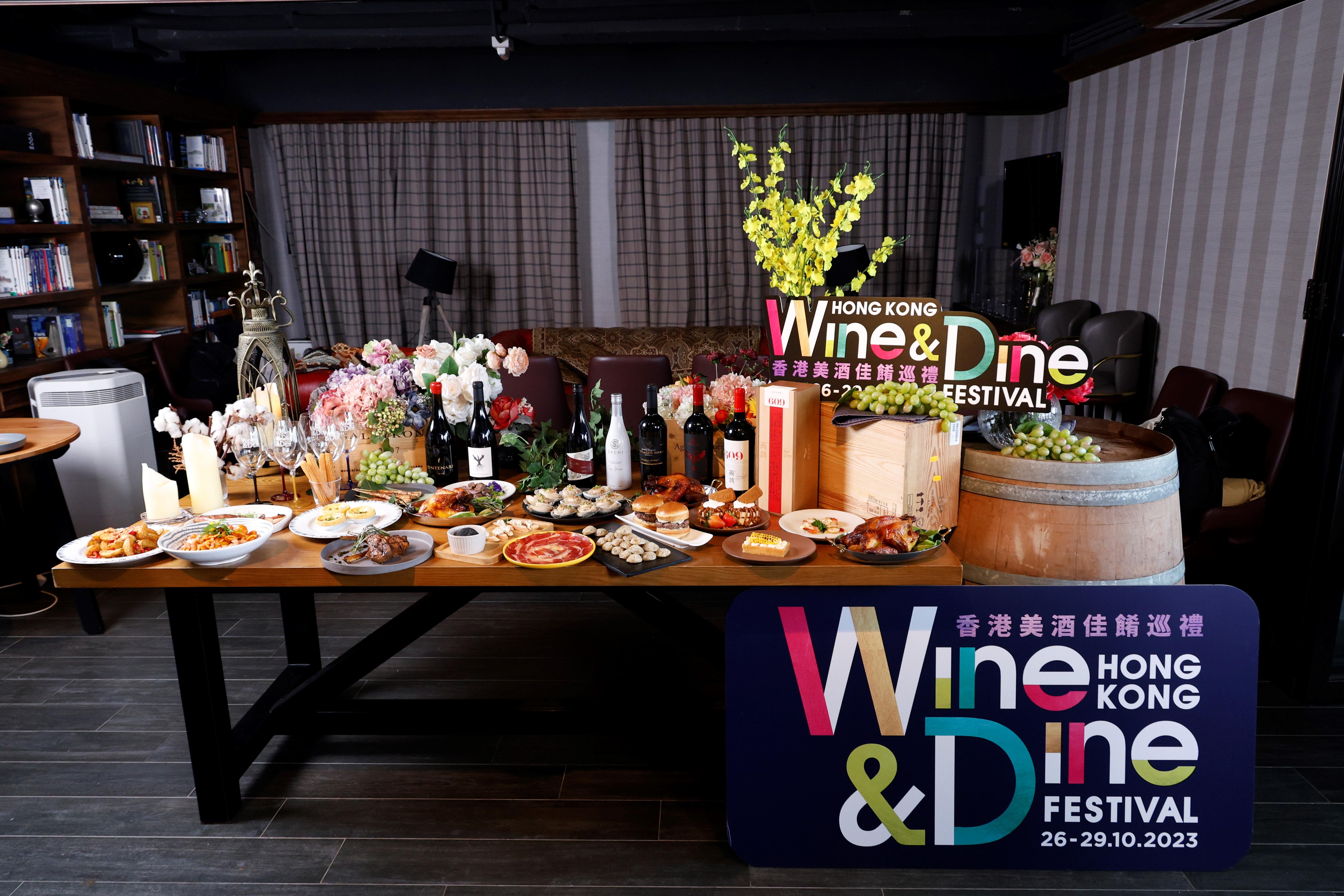 今年美食展區近百攤位,共搜羅17個國家地區的美食 (林俊源攝)