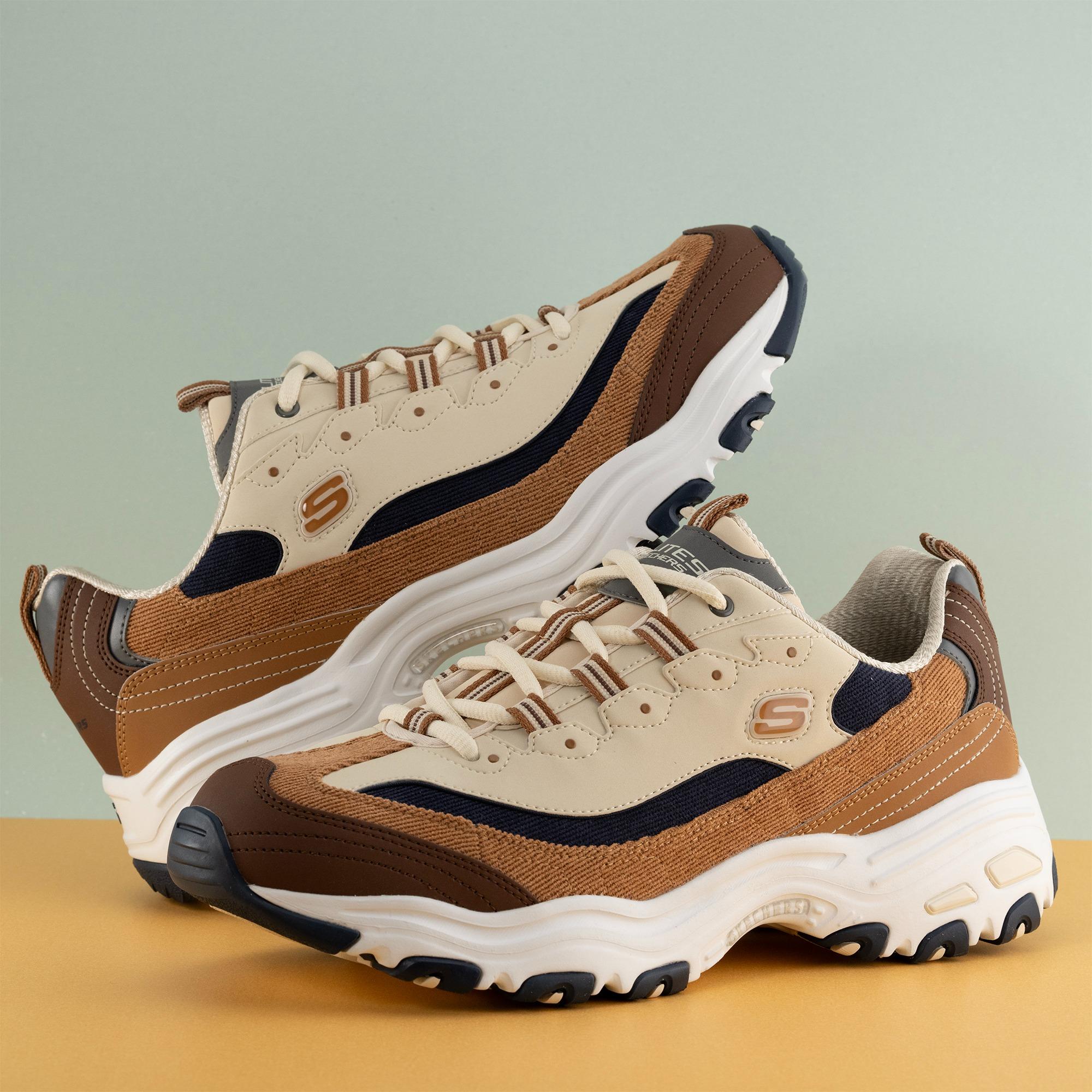 SKECHERS聯乘茶飲品牌「花斑茶社」推出D’Lites奶茶熊系列