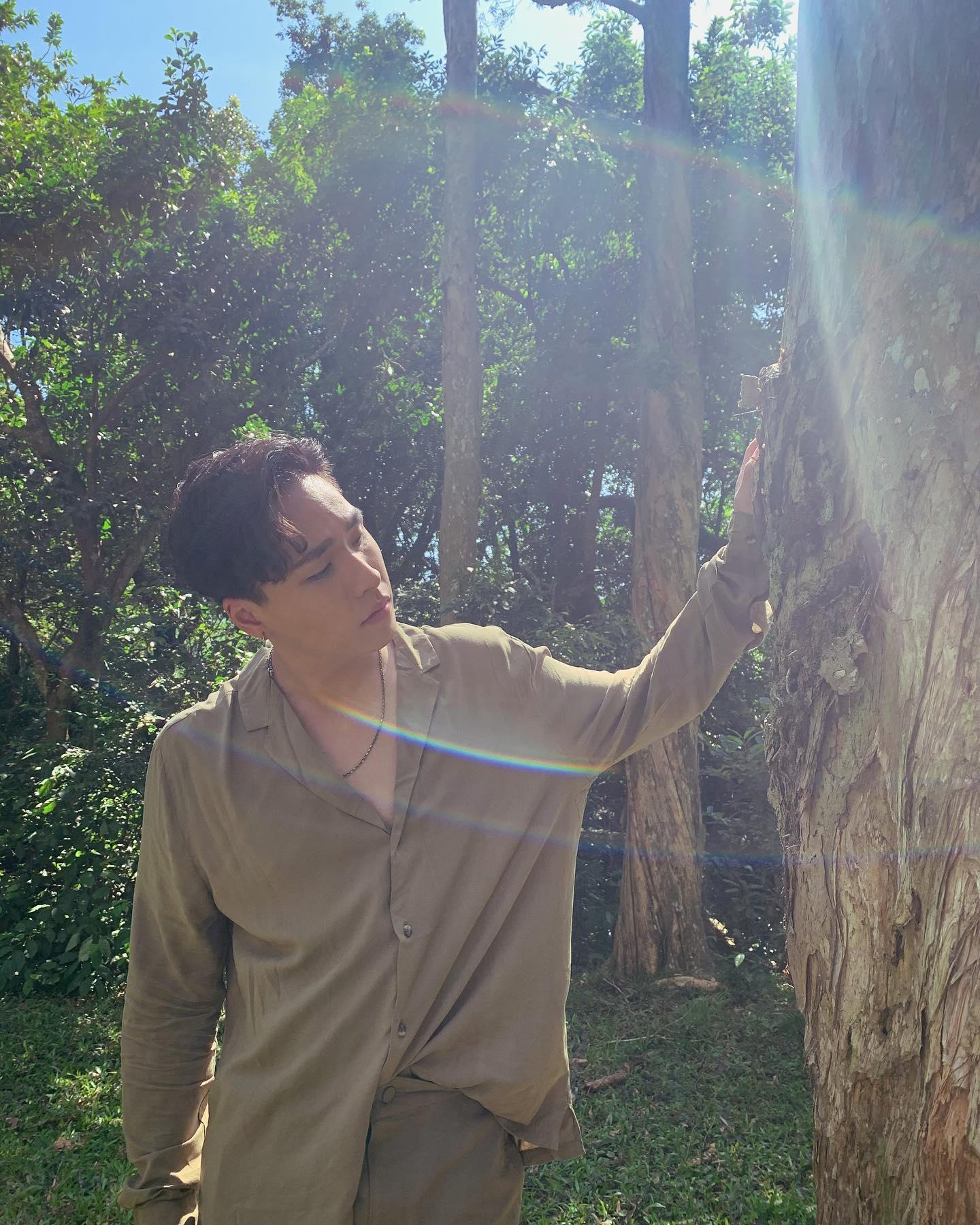 JPEX|消息指今日在大埔被警方拘捕的29歲男子,是TVB電視藝員鄭雋熹。(鄭雋熹fb圖)