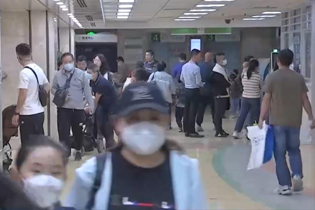 內地多個城市相繼爆發肺炎支原體。(中央電視台節目截圖)