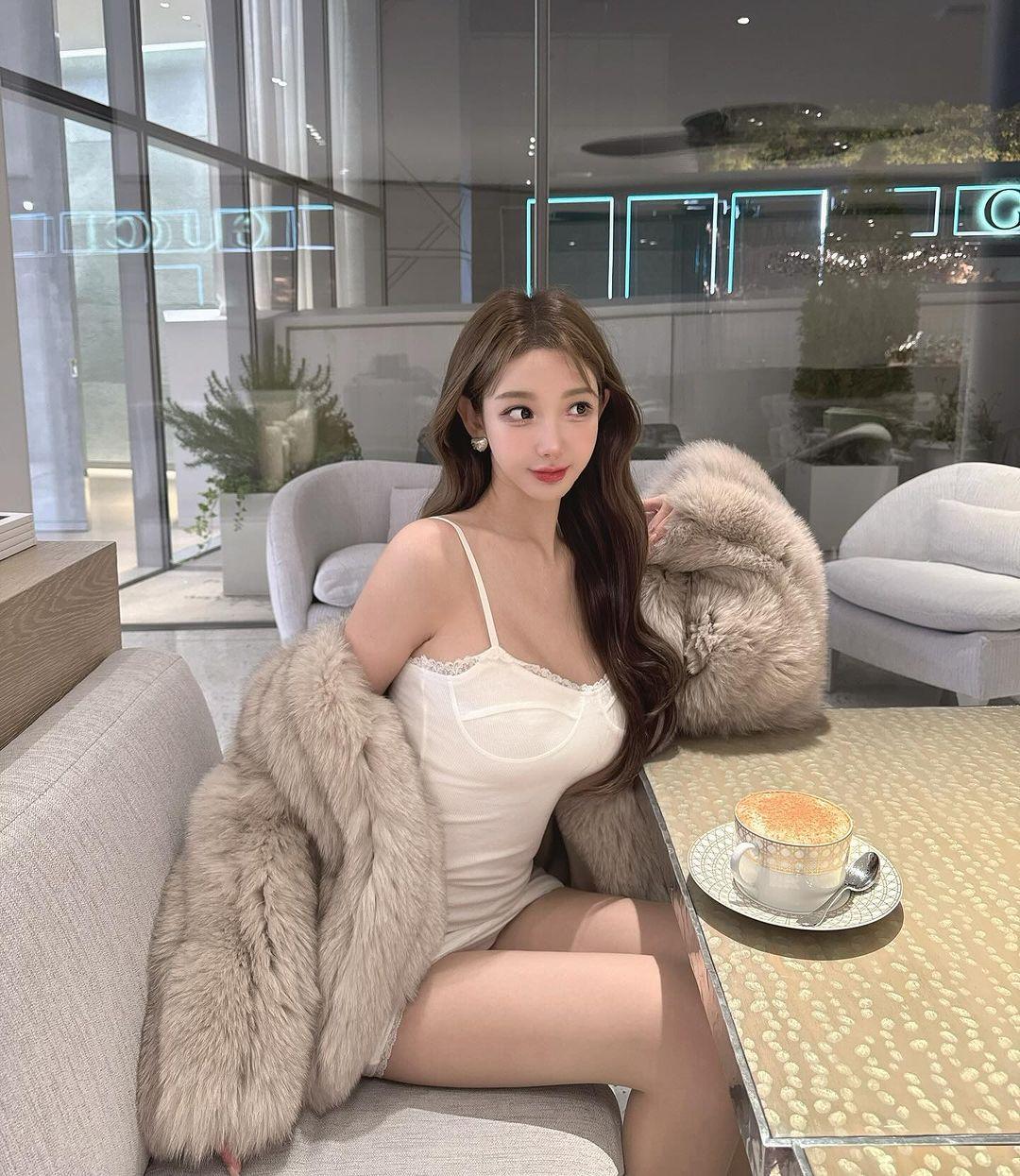 陳冠希舊愛Cammi謝熙婷前名謝芷蕙,不時在IG分享靚相(Cammi IG)