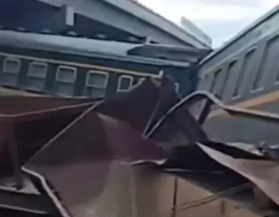 黑龍江鐵路意外令列車有車廂出軌(網上圖片)