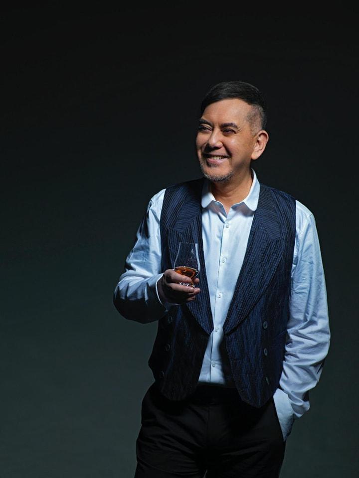 黃秋生於《頭文字D》電影版飾周杰倫父親藤原文太。(黃秋生FB)