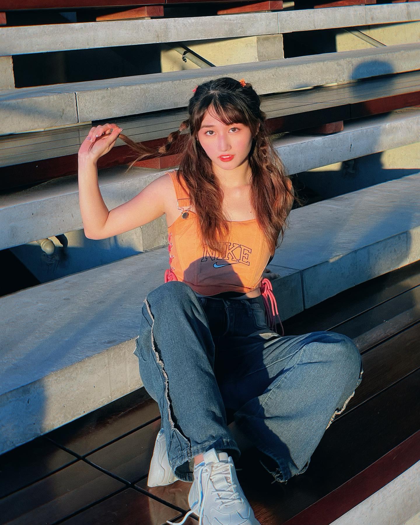 曹銦玲Natalie因hands up被網民大讚(曹銦玲IG)