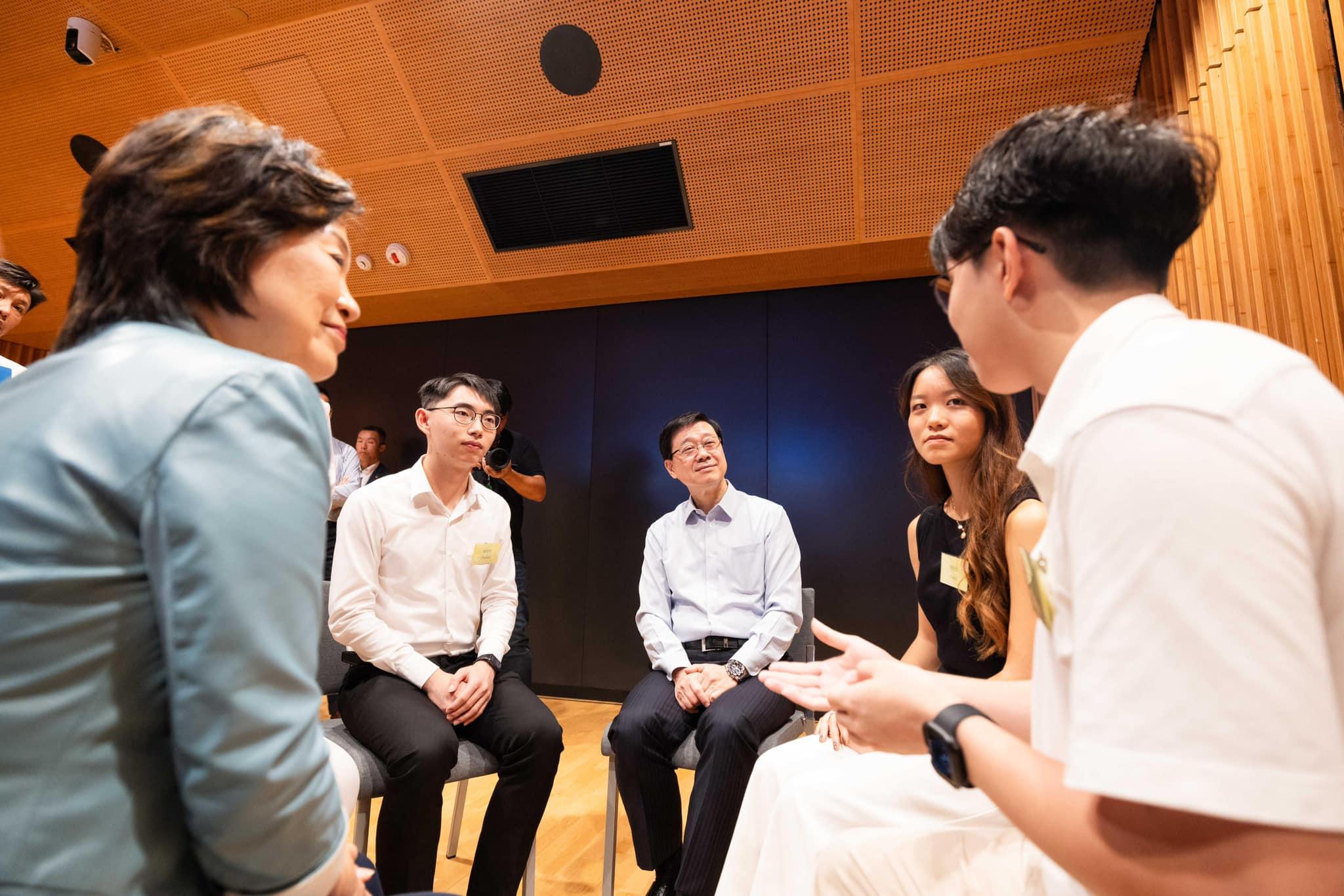 施政報告2023|李家超到科大與學生交流 鼓勵留港發展