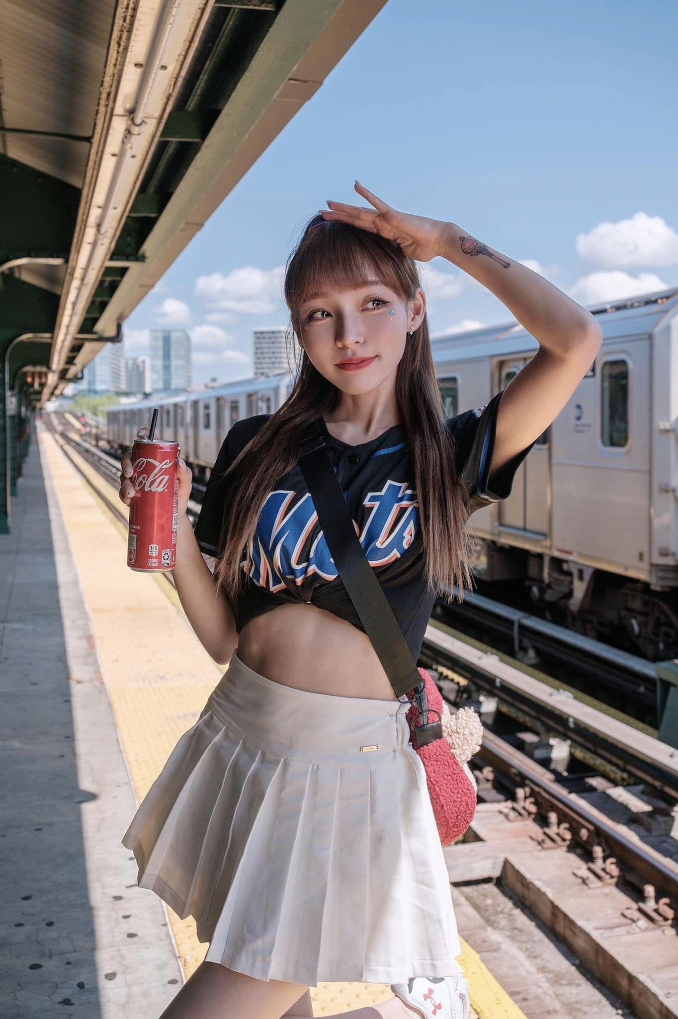 台灣啦啦隊女神林襄身材突出,今日公布推出《林襄沉浸式寫真》(林襄IG)