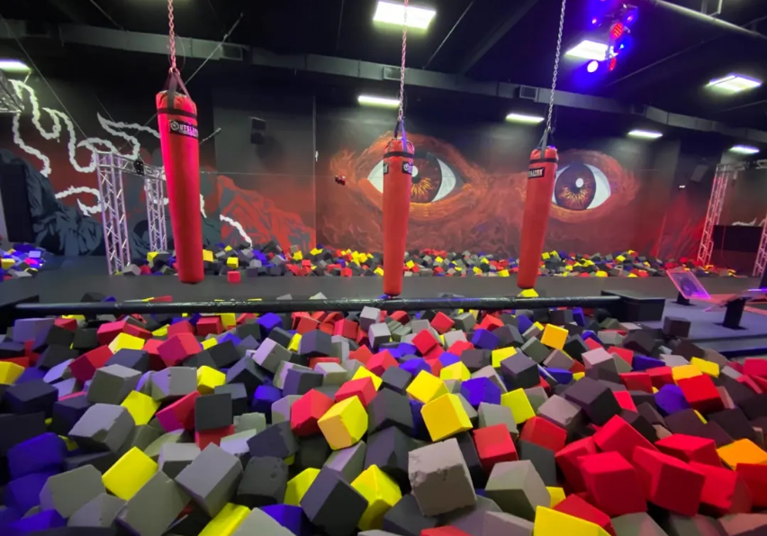 港島最大型室內彈床樂園 Ryze Hong Kong
