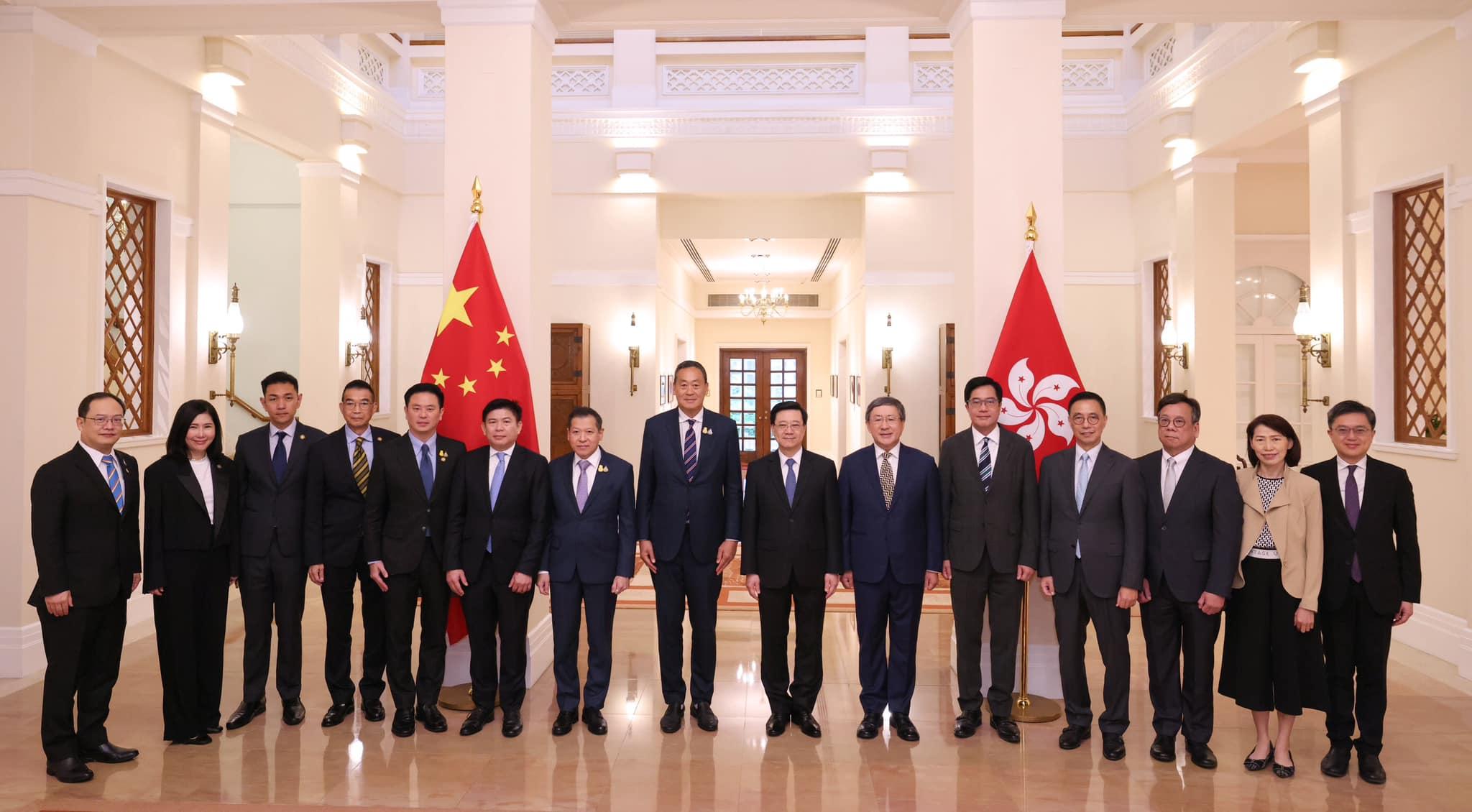 行政長官李家超今日(9日)在禮賓府與訪問香港的泰國總理賽塔會面。(李家超facebook)