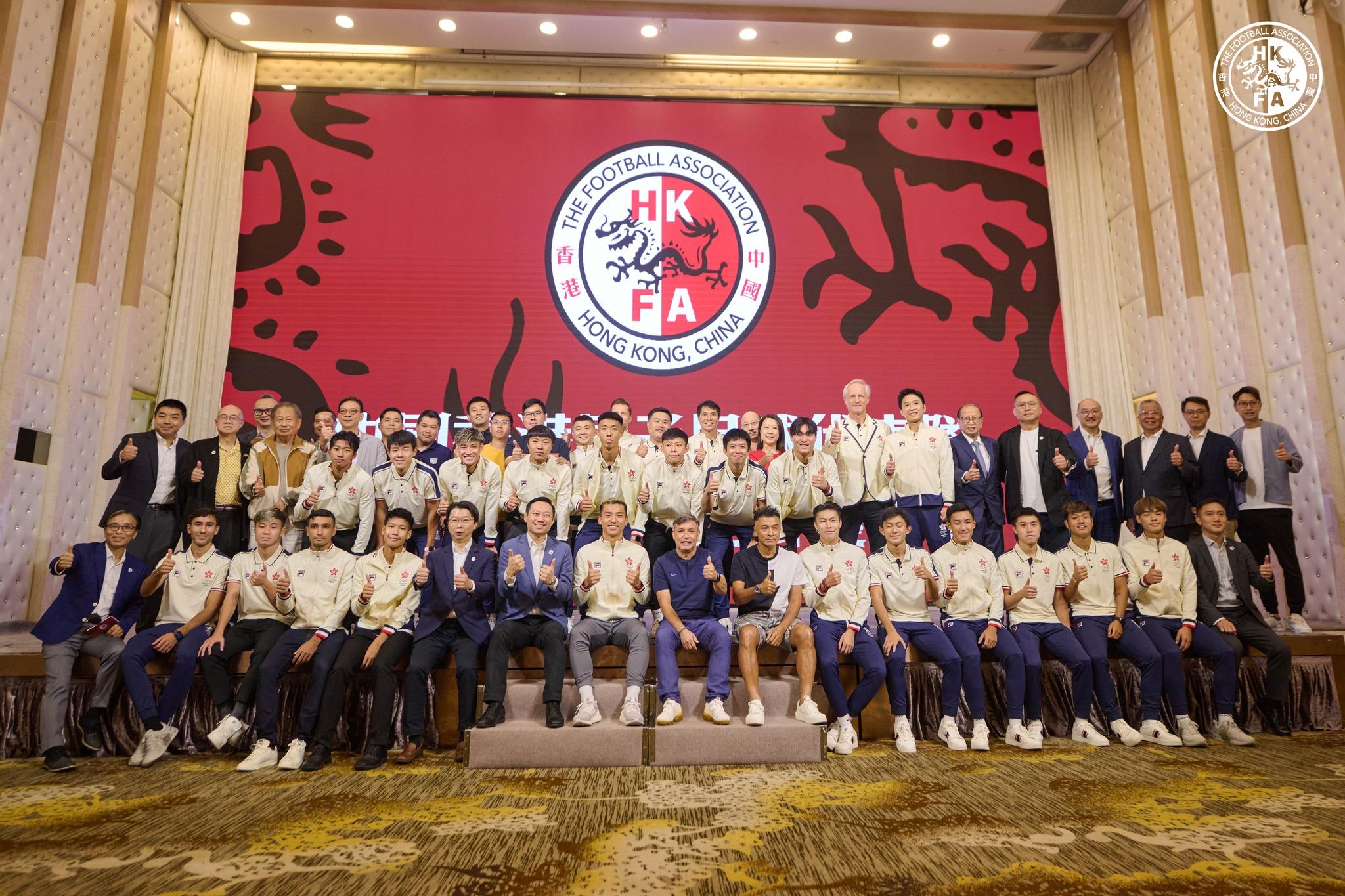 香港男子足球代表隊在杭州亞運創下第4名的史上最佳成績。足總舉行午宴表揚一眾職球員,足總董事公布派發85萬特別獎金作為獎勵。(足總圖片)