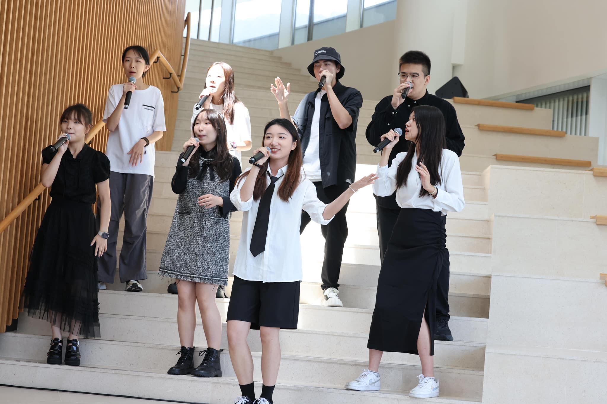 施政報告2023|李家超到科大與學生交流 鼓勵留港發展