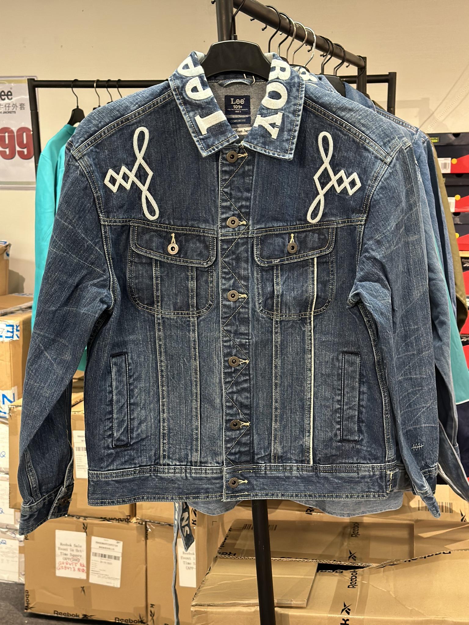 銅鑼灣開倉,上衣減價(時代廣場展銷集FB)