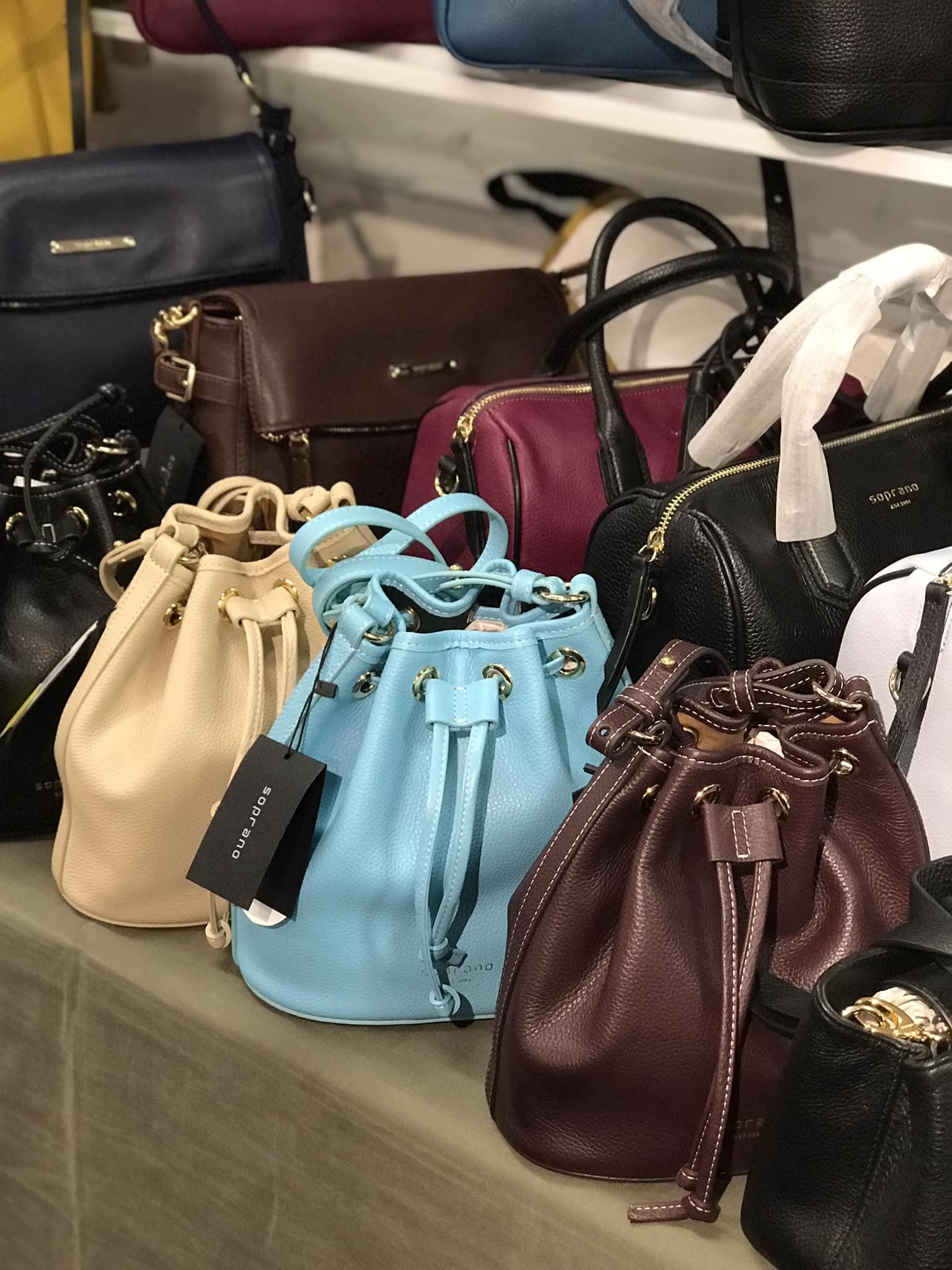 銅鑼灣開倉,手袋減價(時代廣場展銷集FB)