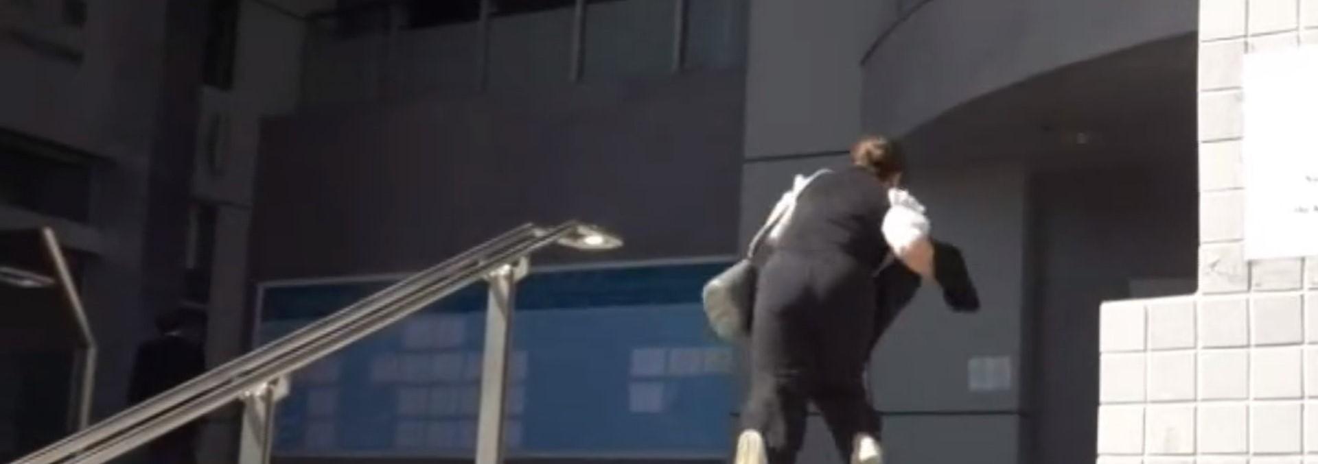 洪門夜宴|王詩雅稱避傳媒拍攝跌傷 押後明日續審