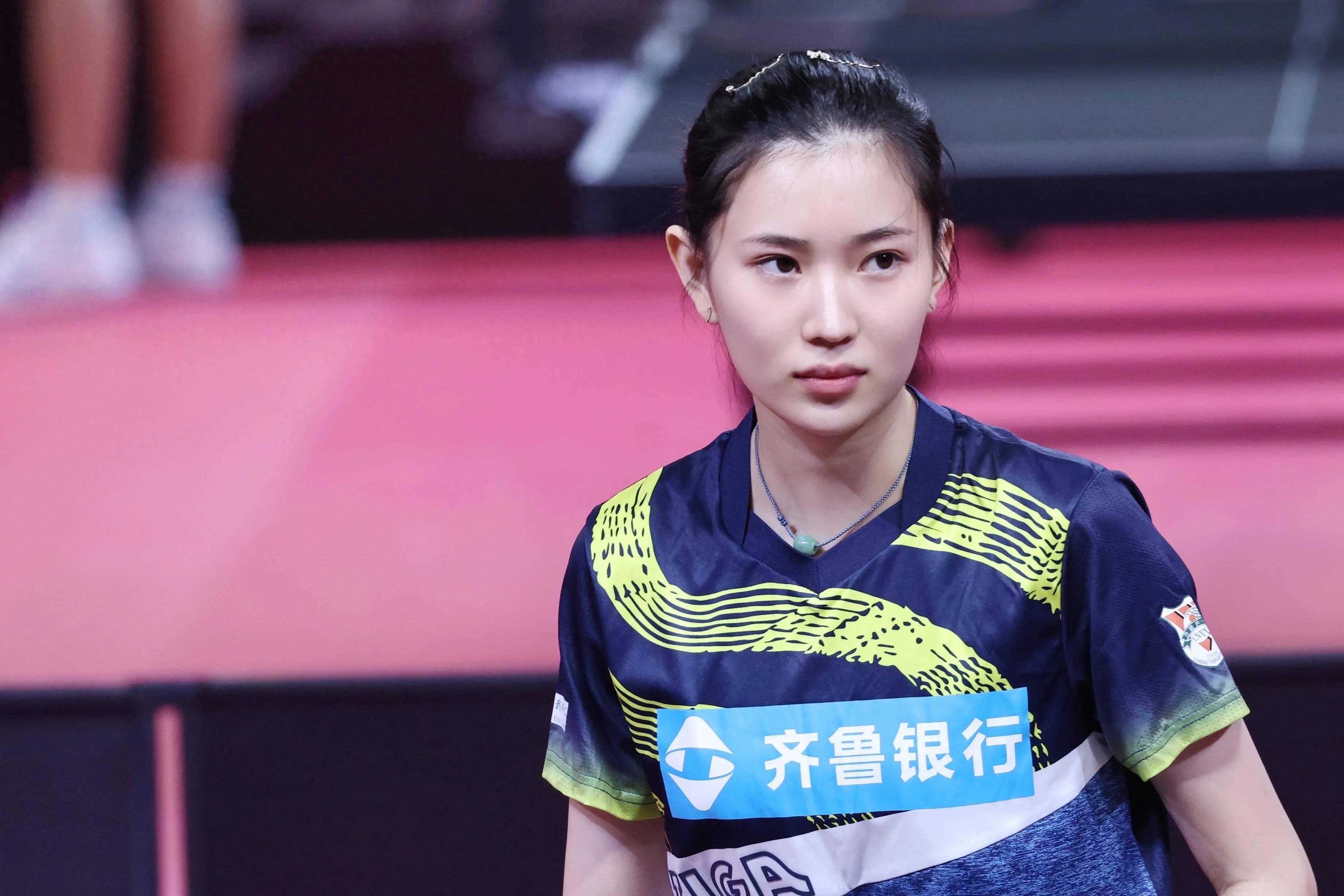 21歲的王添藝爆冷贏波爆紅,網民讚她「國乒第一美女」。 (微博截圖)