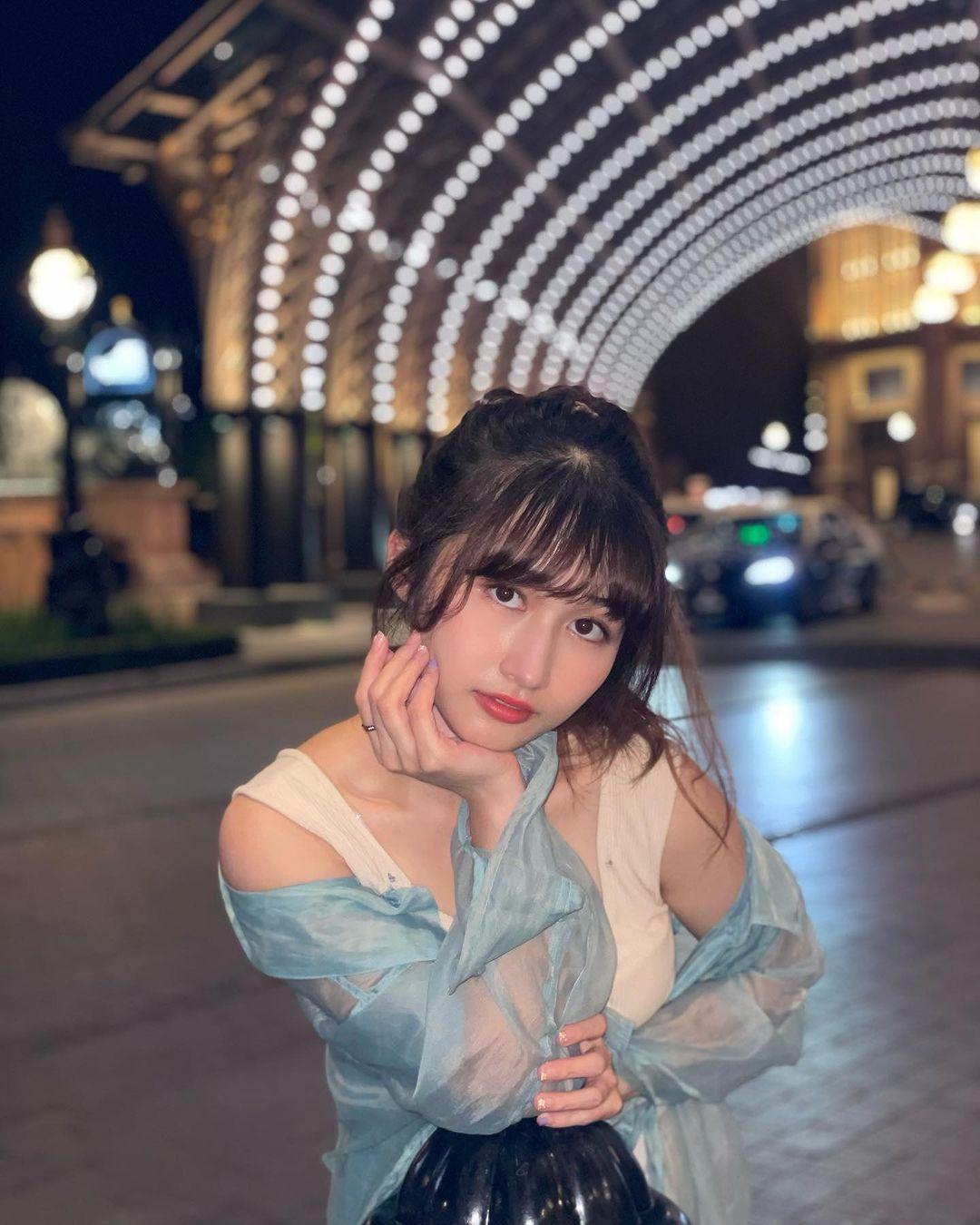 曹銦玲Natalie因hands up被網民大讚(曹銦玲IG)