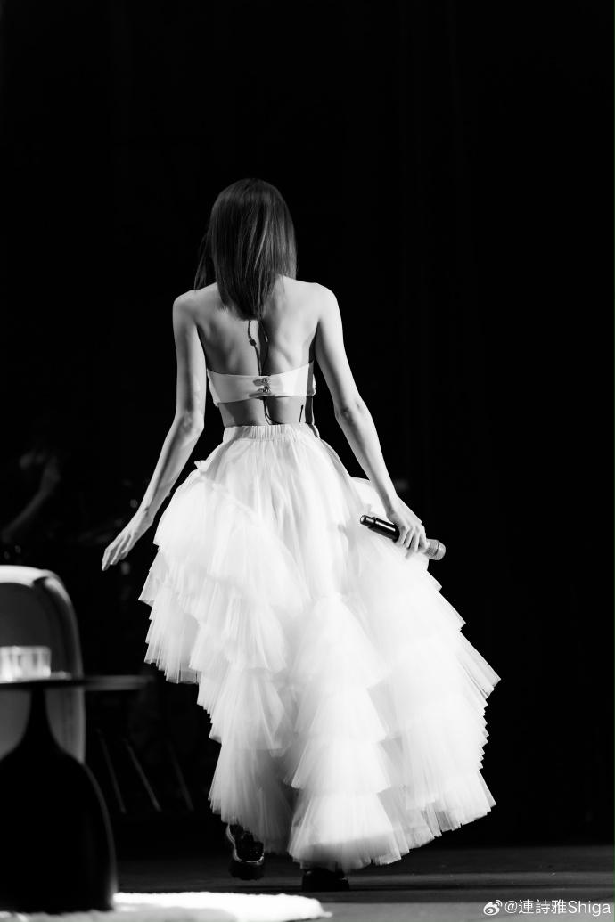 連詩雅演唱會廣州站開鑼(連詩雅微博)