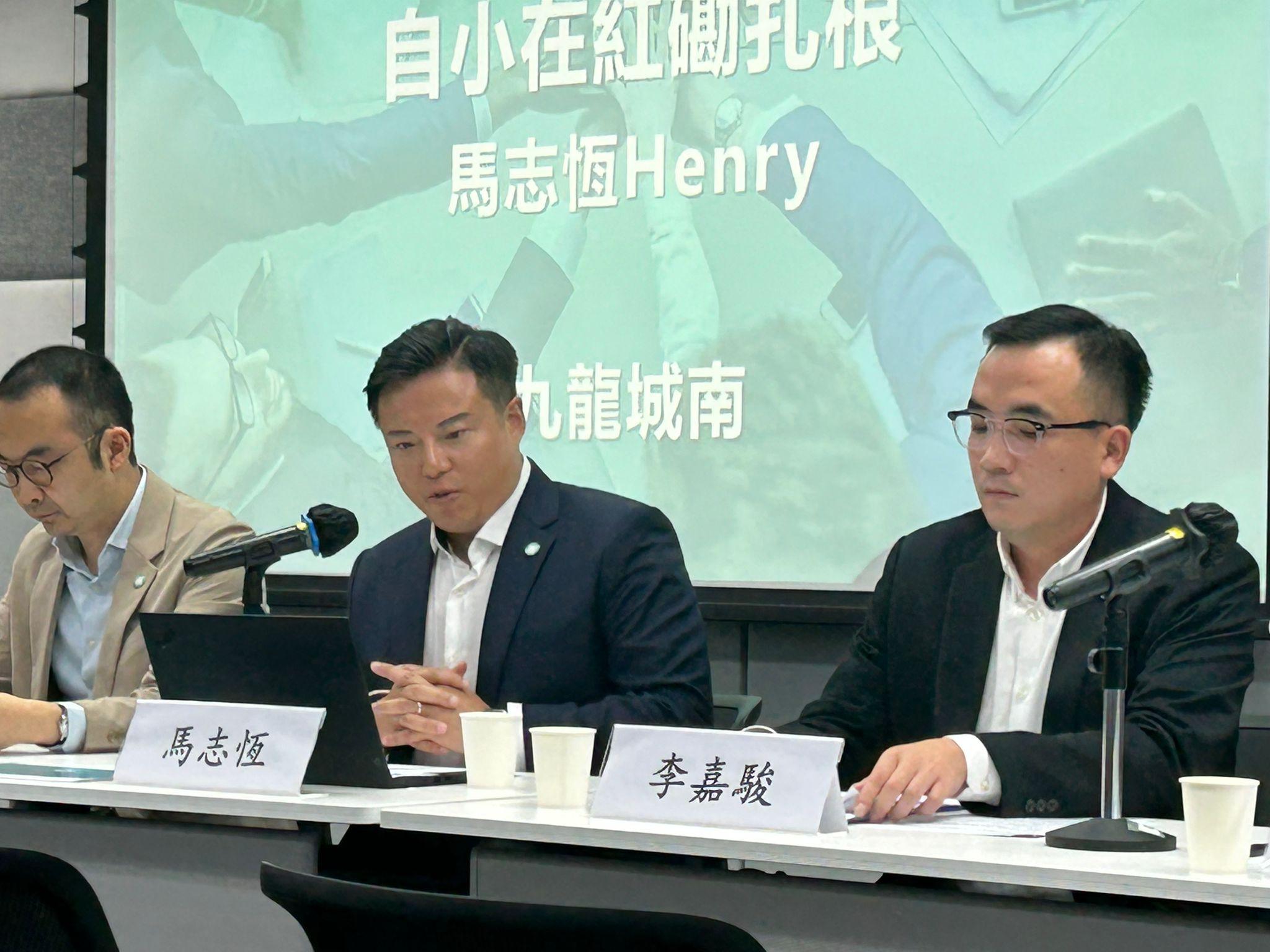 區議會選舉12月舉行,香港新方向派出5人參選,包括陳燕君(天水圍南及屏廈)、蘇靖然(黃大仙東)、黃樂妍(黃大仙西)、李嘉駿(蝴蝶山)和馬志恆(九龍城南)。(陳芷晴攝)