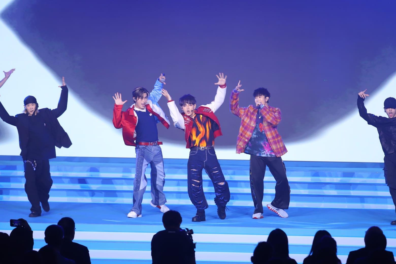 P1X3L出席《ViuTV 2024》節目發布會,3子跳唱新歌《BOMB》。(羅錦鴻攝)