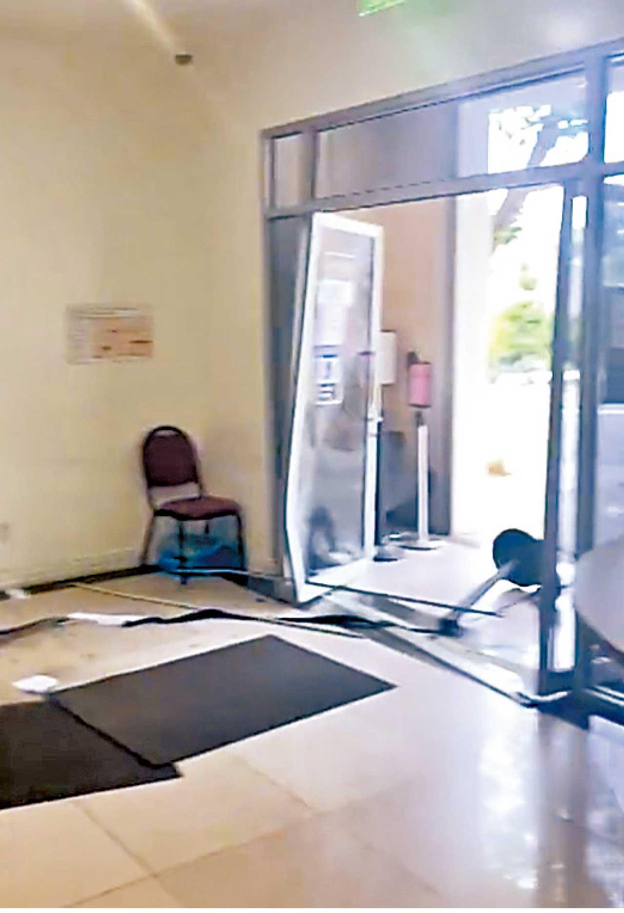 三藩市中國總領館遭撞擊