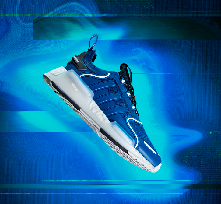 NMD_R1 V3運動鞋|原價:HK$1,199 特價:HK$1,079 最高額外折扣後:HK$485