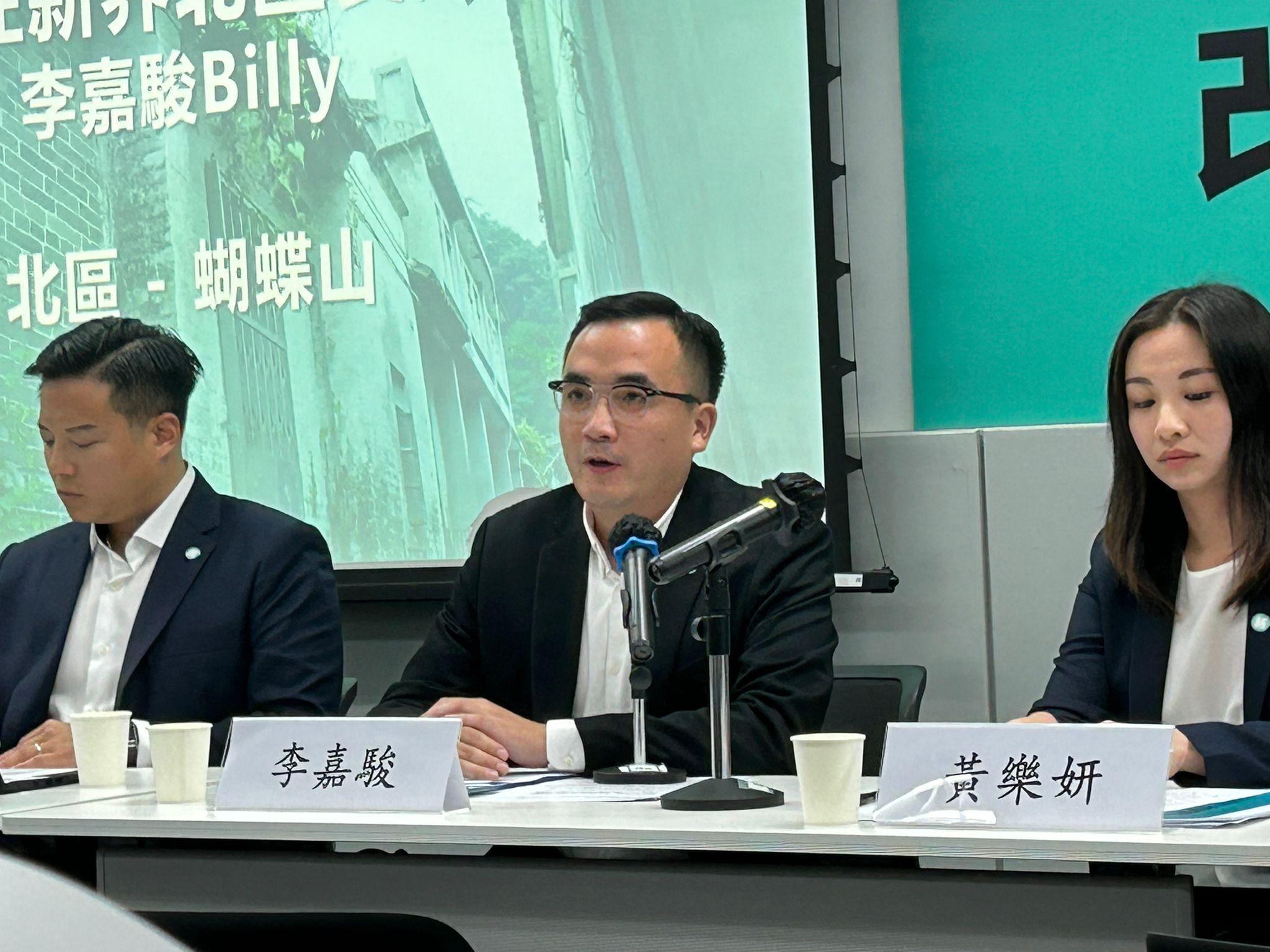 區議會選舉12月舉行,香港新方向派出5人參選,包括陳燕君(天水圍南及屏廈)、蘇靖然(黃大仙東)、黃樂妍(黃大仙西)、李嘉駿(蝴蝶山)和馬志恆(九龍城南)。(陳芷晴攝)