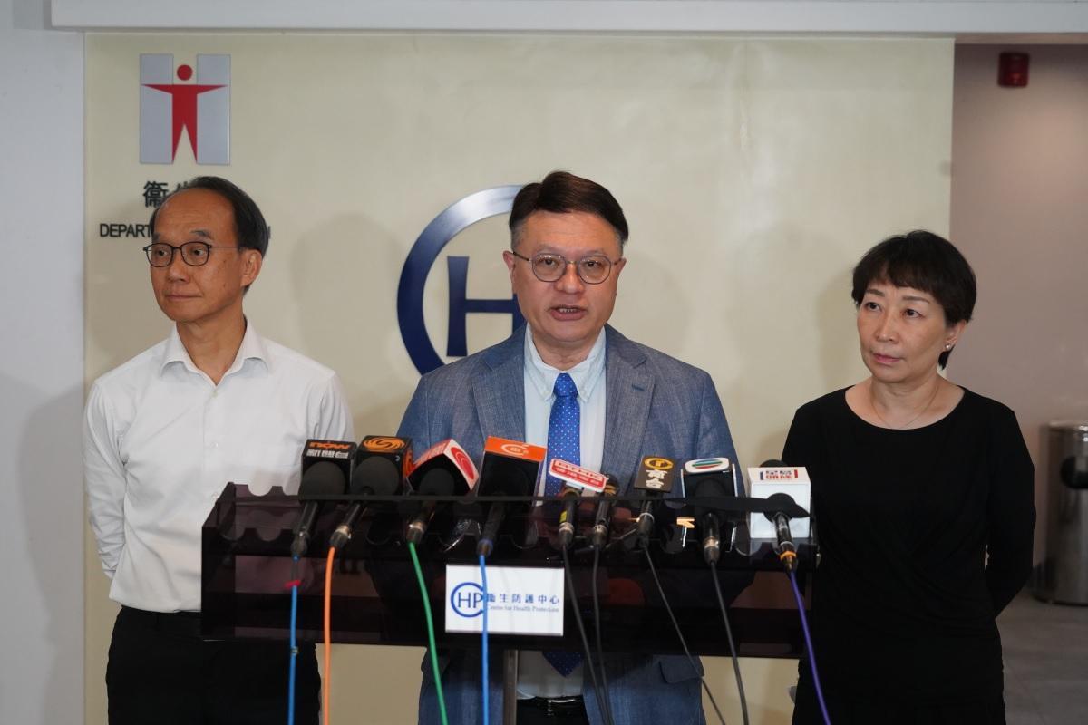 (左起)劉宇隆、許樹昌和張竹君在聯合科學委員會會議後,交代最新疫苗接種建議。