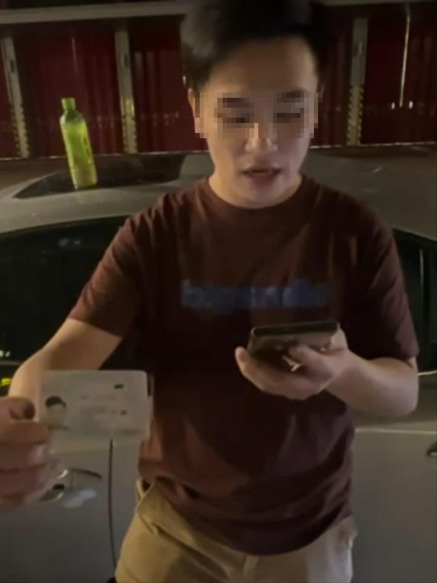 涉事毛姓網民在帳戶上載一段道歉影片。(網上影片截圖)