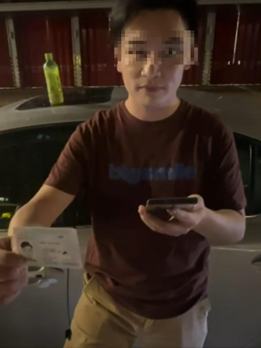 涉事毛姓網民在帳戶上載一段道歉影片。(網上影片截圖)