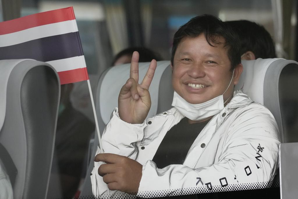 以巴衝突|一批以色列泰國勞工周一回國。(美聯社)