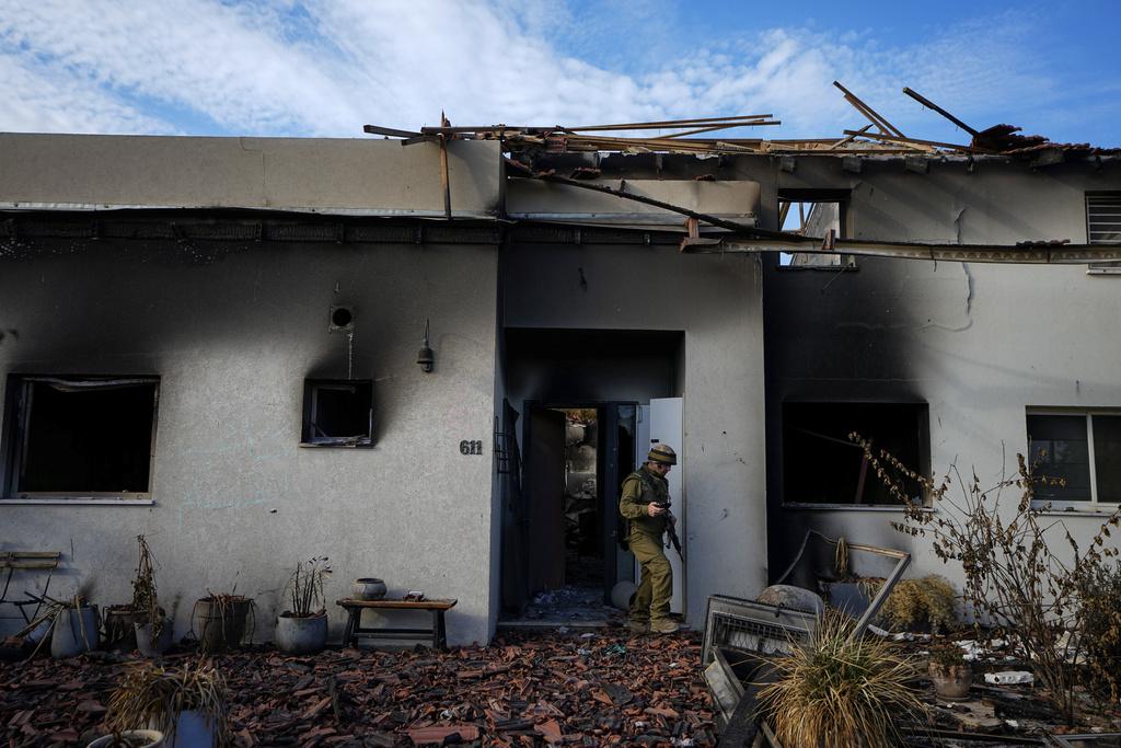 以巴衝突|以色列城鎮Kibbutz Be'eri一間民房被哈馬斯火箭炮炸毀。(美聯社)