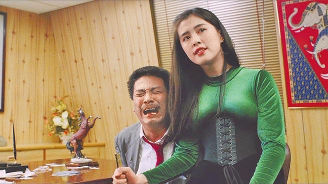 王祖賢除了《倩女幽魂》聶小倩一角,還參與了《賭神》與周潤發、劉德華、吳孟達合作。