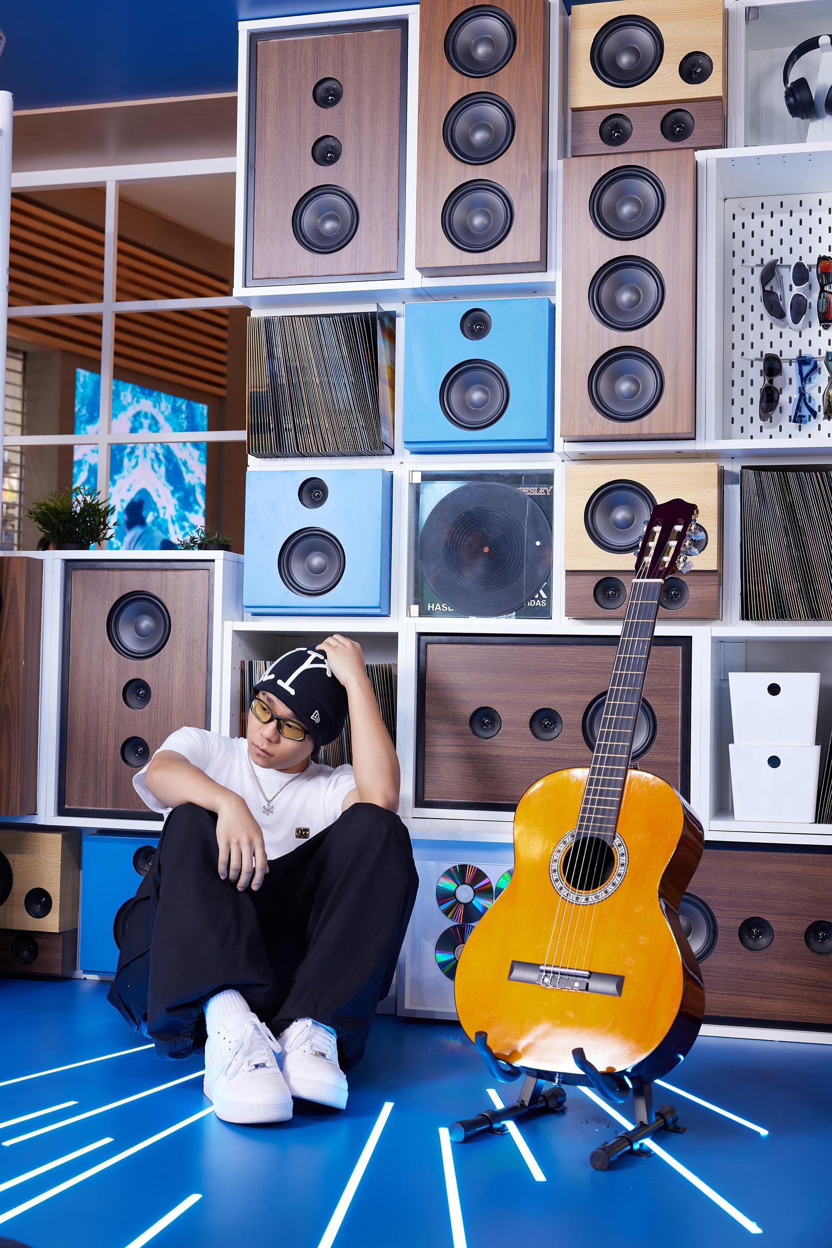 IKEA首度與唱作歌手Gareth.T合作,以其真實睡房作為藍本,打造出集睡房、音樂創作空間和小型舞台於一身的Gareth.T 風格音樂主題睡房。