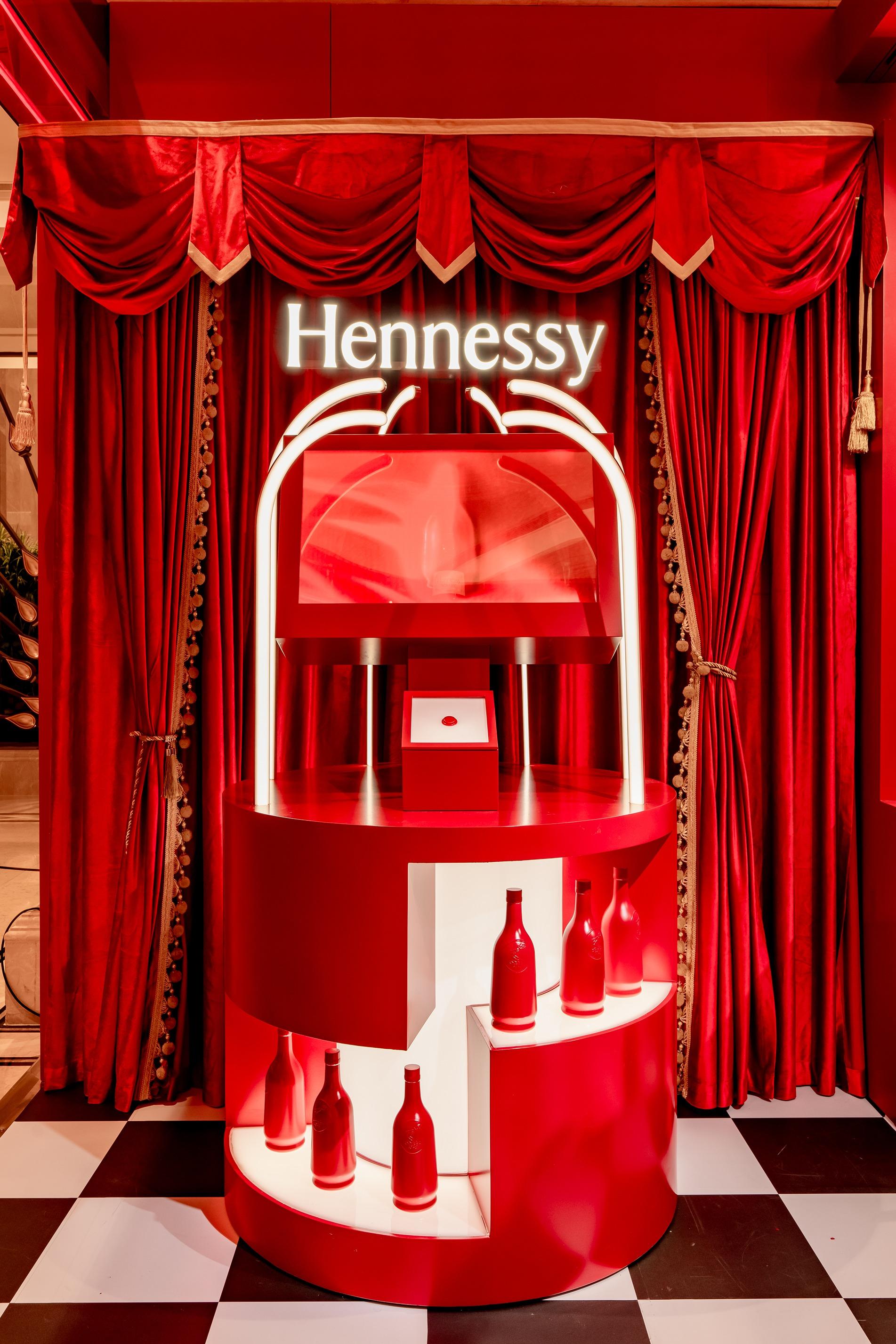 澳門好去處|軒尼詩V.S.O.P期間限定店 抽角色牌有機會獲限量鷄尾酒