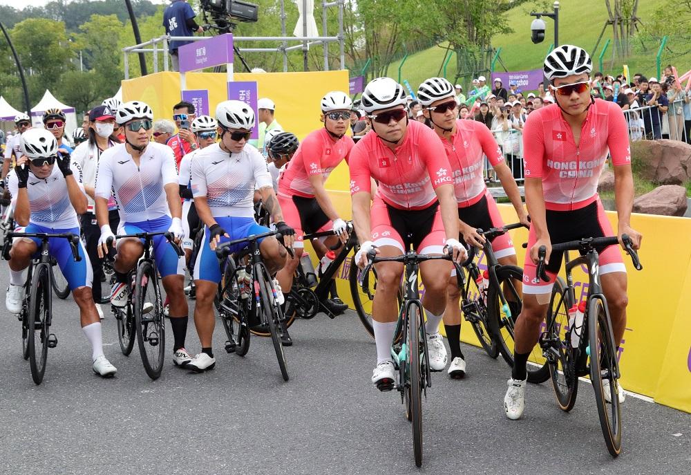 香港單車隊出戰男子公路單車。(港協暨奧委會圖片)
