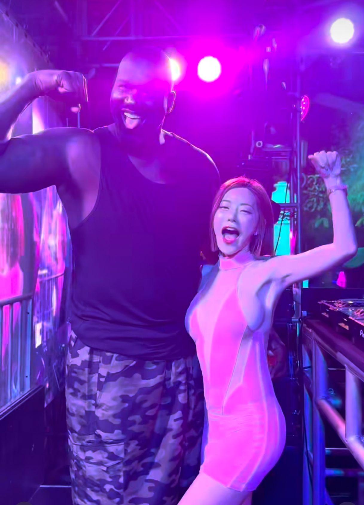 DJ SODA分享在澳門見「Shaq」奧尼爾的影片。