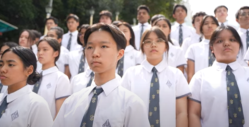 玫瑰崗中學早前決定三年後停辦,學校學生向特首李家超發公開信,並拍攝成片段,由學生讀出「求助」信。