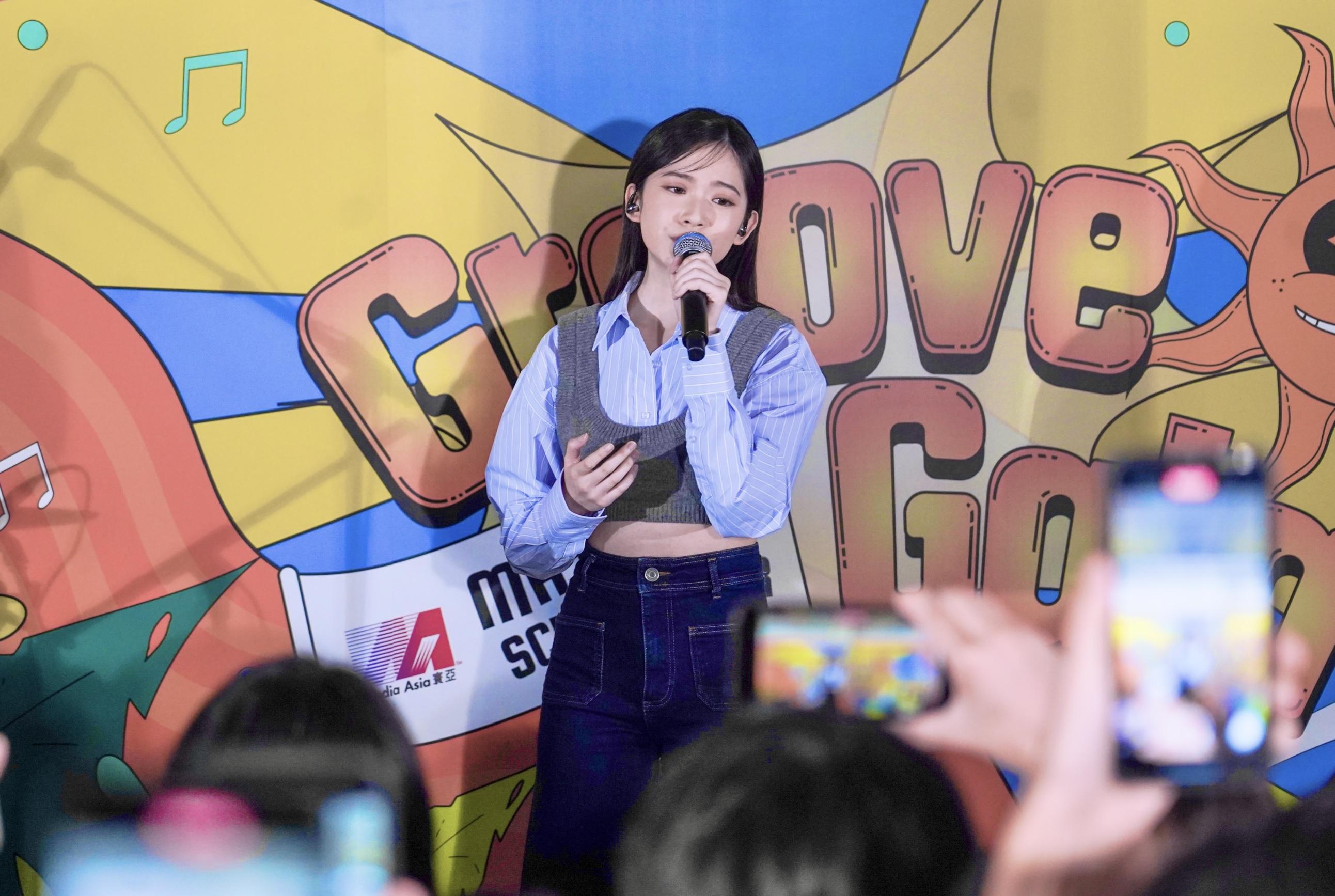 雲浩影唱出《無以名狀的痛》以及《自發性神經反應》