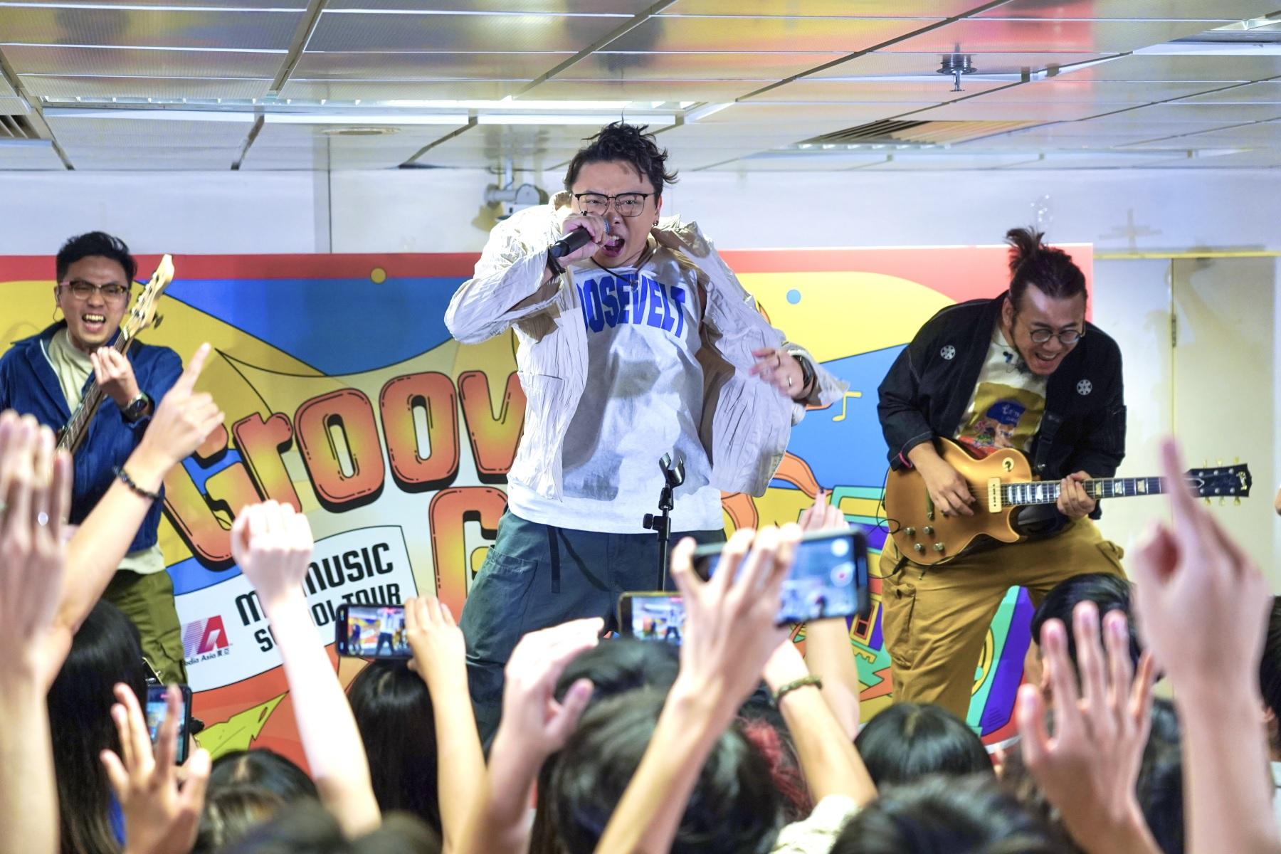 Nowhere Boys五子將現場氣氛再推高。