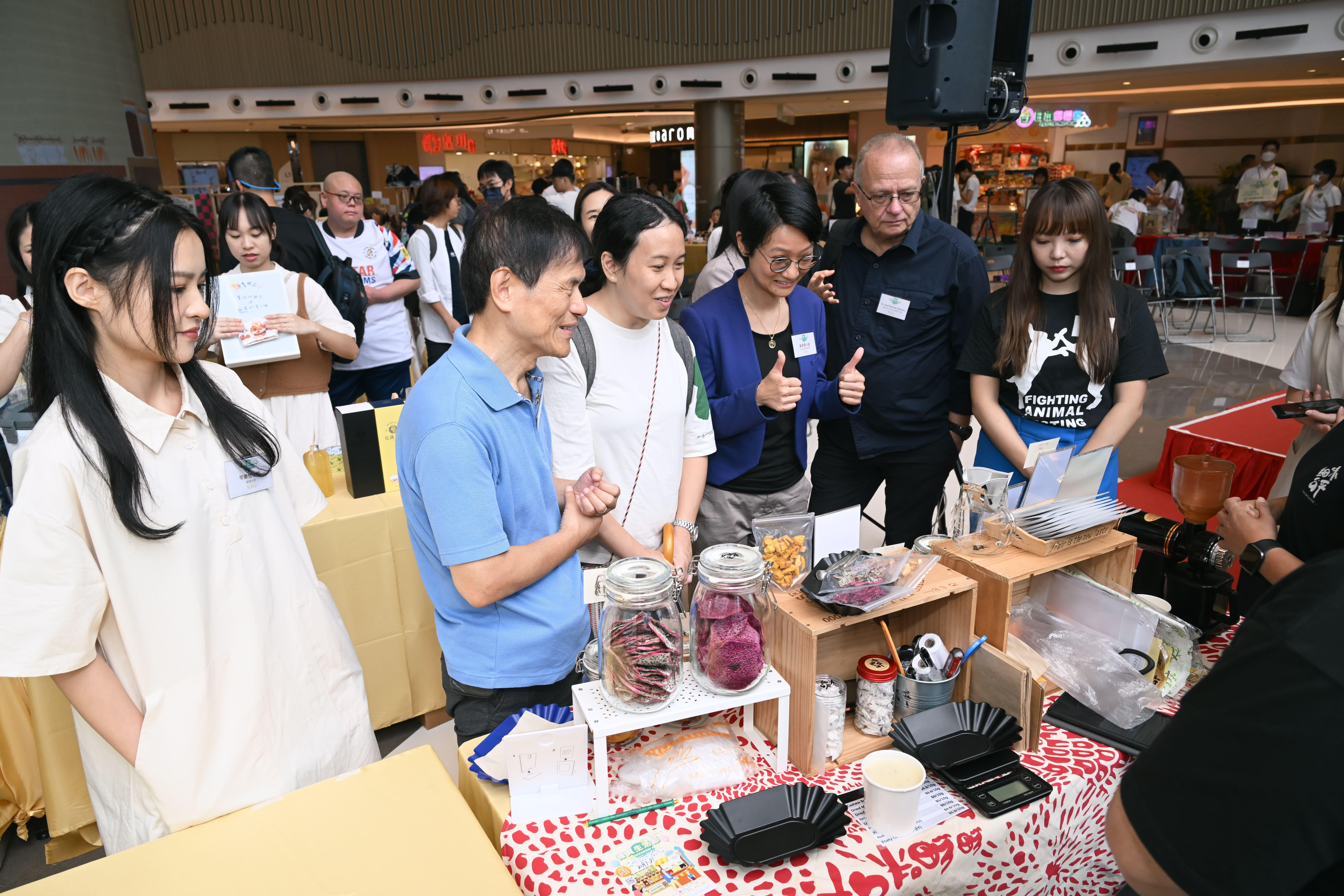 綠領行動觀塘裕民坊舉辦「裸買生活節」 齊集過百個本地永續品牌