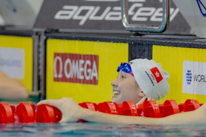 何詩蓓100自游出世界泳史第3快封后,柏林站站掃2金1銅。(網上圖片)