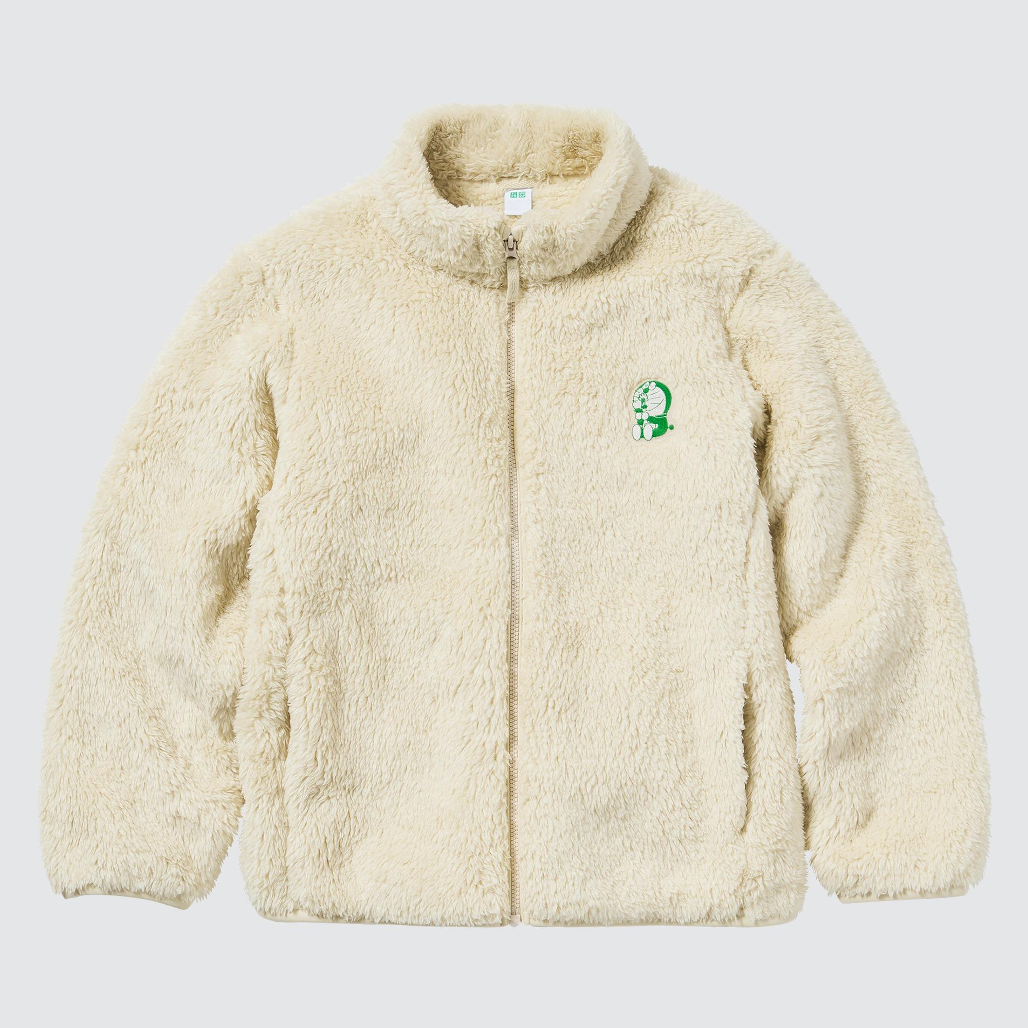 Doraemon Sustainability Mode長袖長絨搖粒絨拉鏈外套,胸前印有多啦A夢可持續發展模式的圖案。童裝款 $149